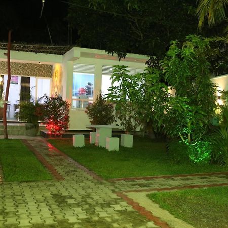 Lotus Dreams Guesthouse Велигама Экстерьер фото