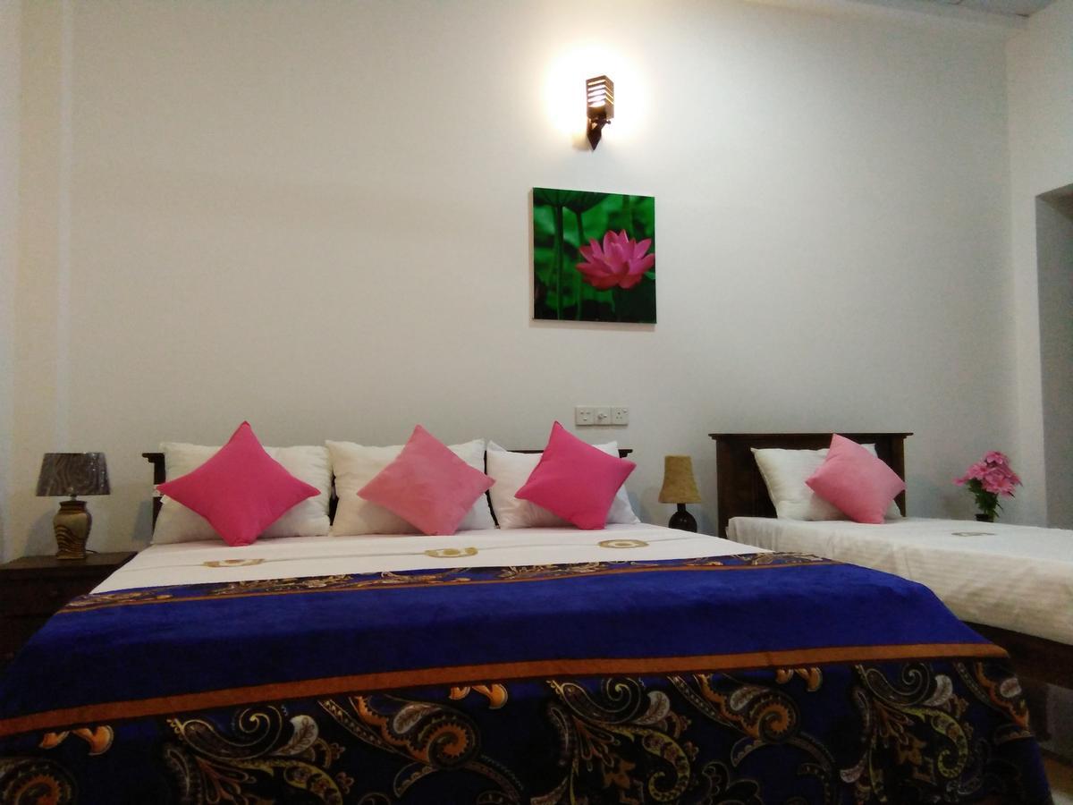 Lotus Dreams Guesthouse Велигама Экстерьер фото